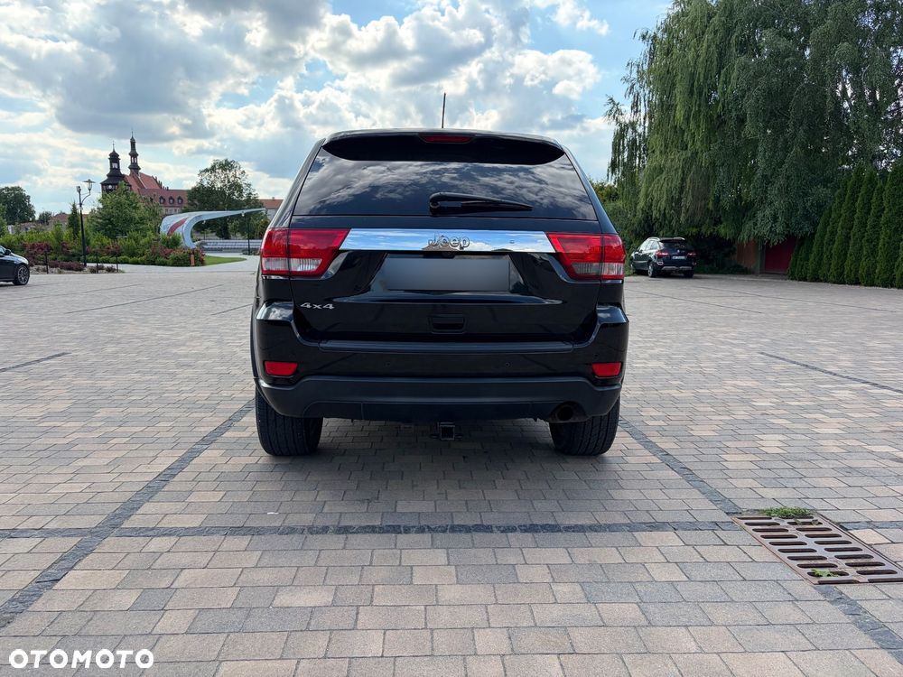Jeep Grand Cherokee - 12