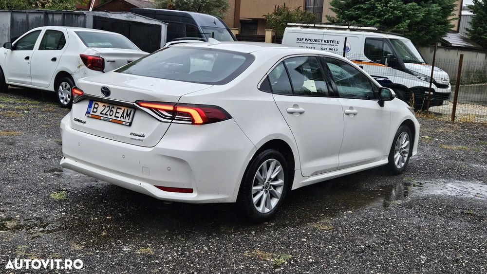 Toyota Corolla Sedan 1.8 HSD Business - 6