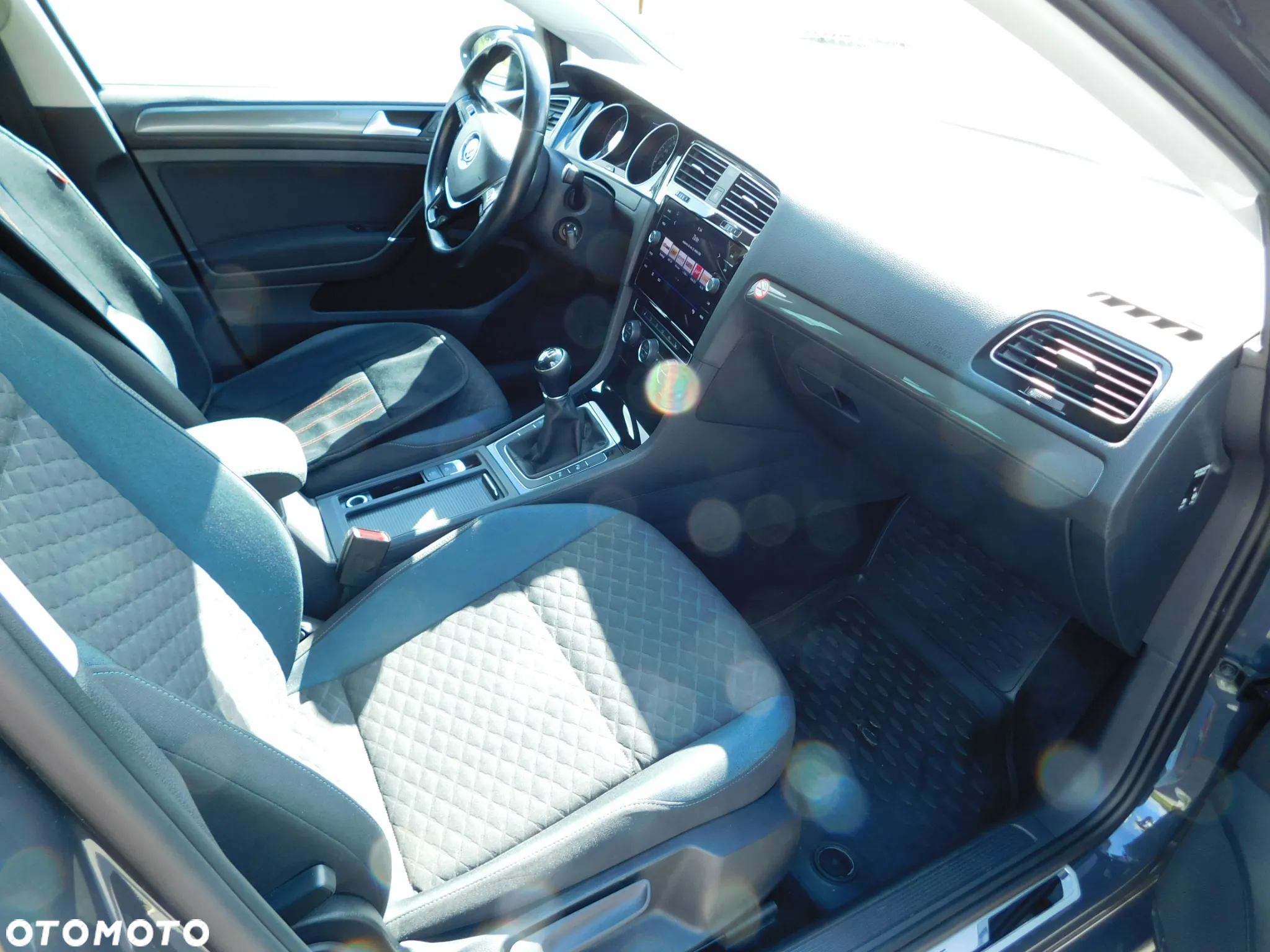Volkswagen Golf 1.6 TDI SCR IQ.DRIVE - 11