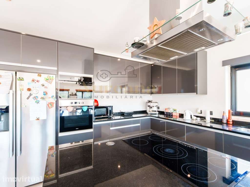 Moradia T5 de Excelência com Piscina, Vista Campo e Elevado Conforto - Grande imagem: 5/47