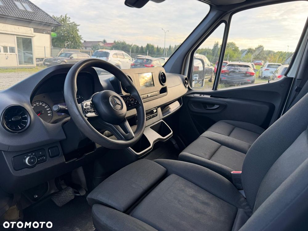 Mercedes-Benz Sprinter - 15