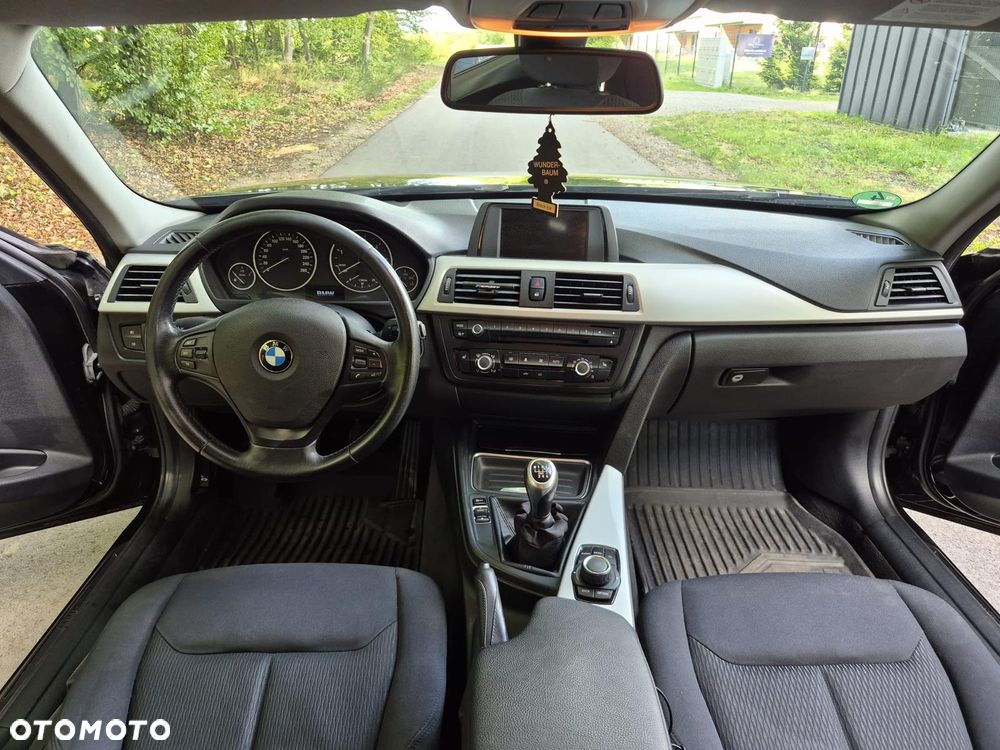 BMW Seria 3 318d DPF - 8