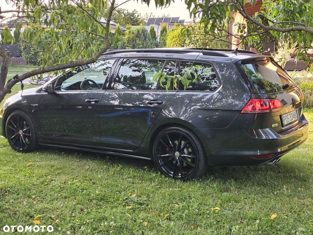 Volkswagen Golf - 5