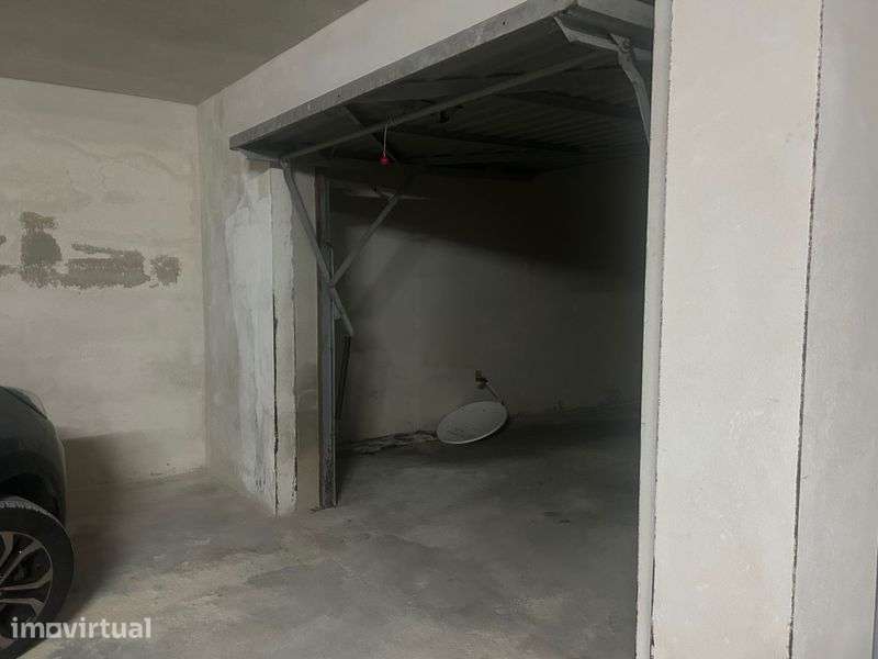 Garagem em tarouca - Grande imagem: 2/2