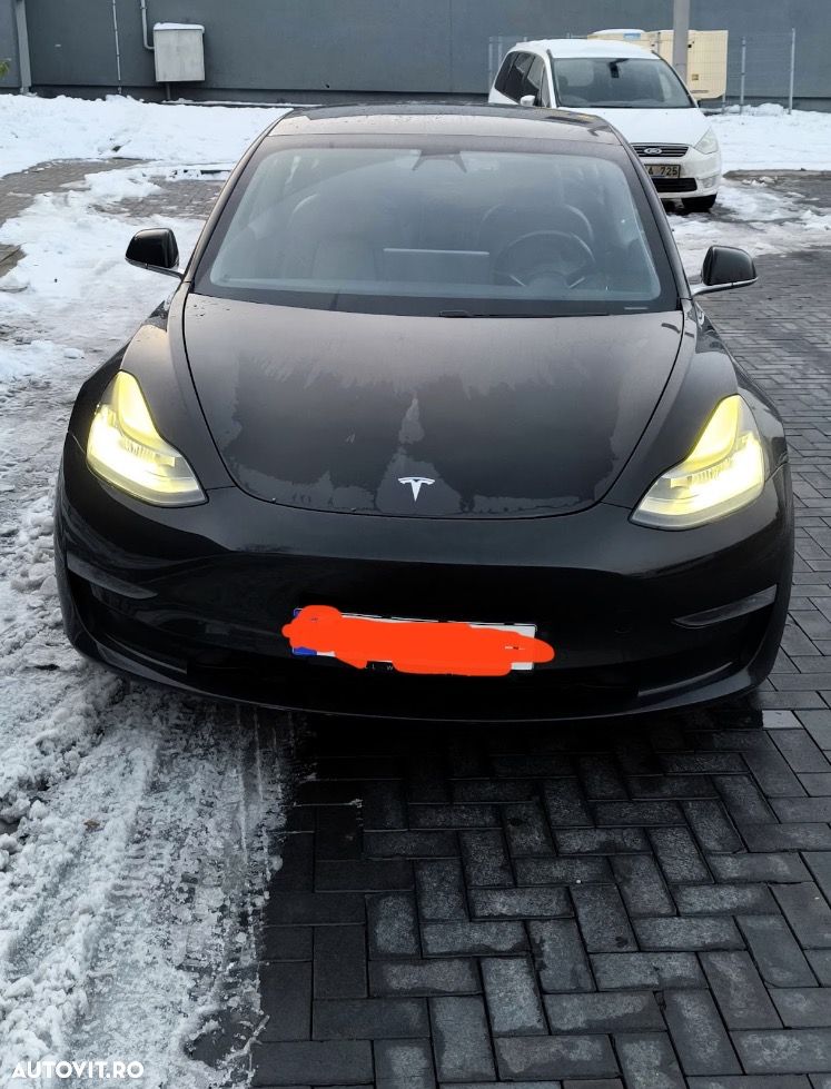 Tesla Model 3 - 3