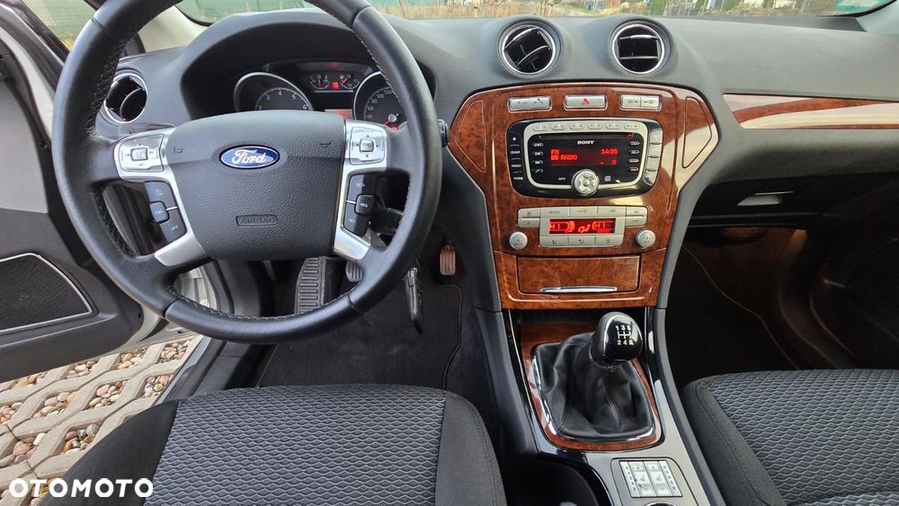 Ford Mondeo 2.0 Ghia X100 / X - 23