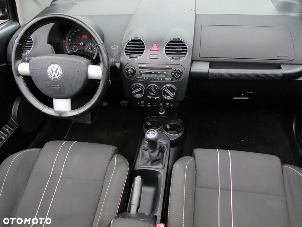 Volkswagen New Beetle - 4