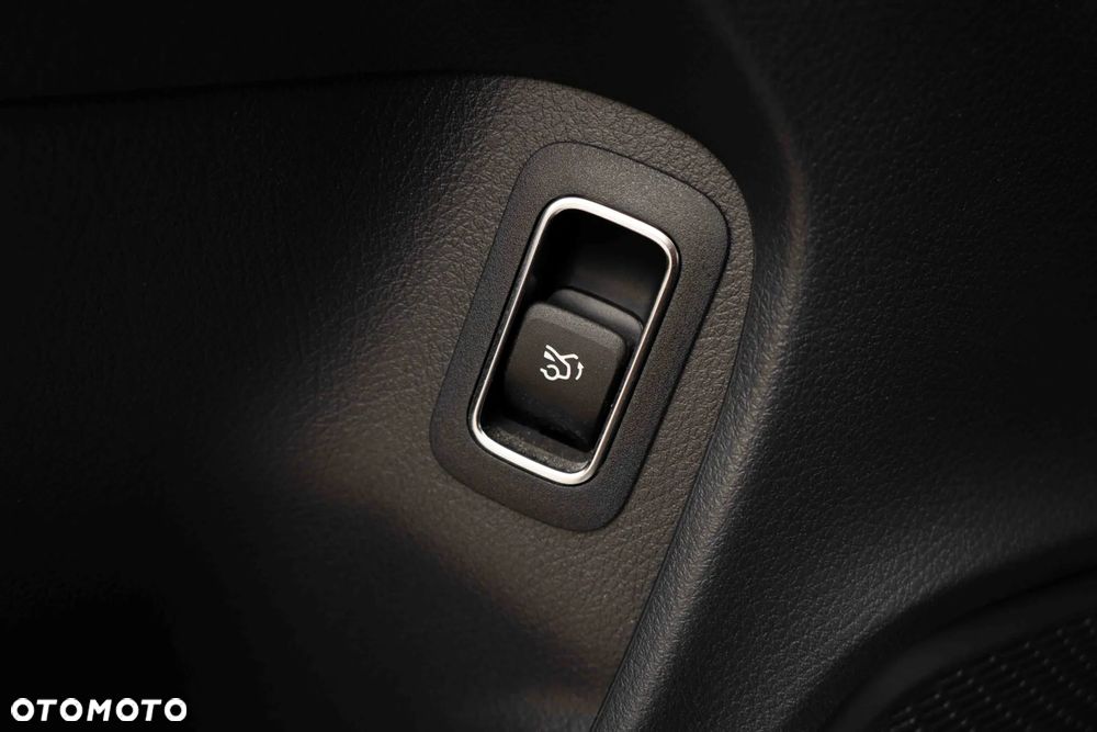 Mercedes-Benz CLA 180 Progressive 7G-DCT - 23