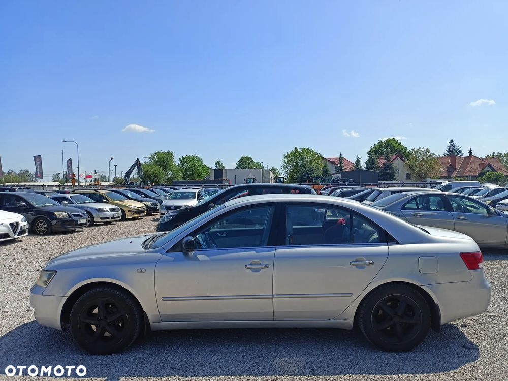 Hyundai Sonata - 2
