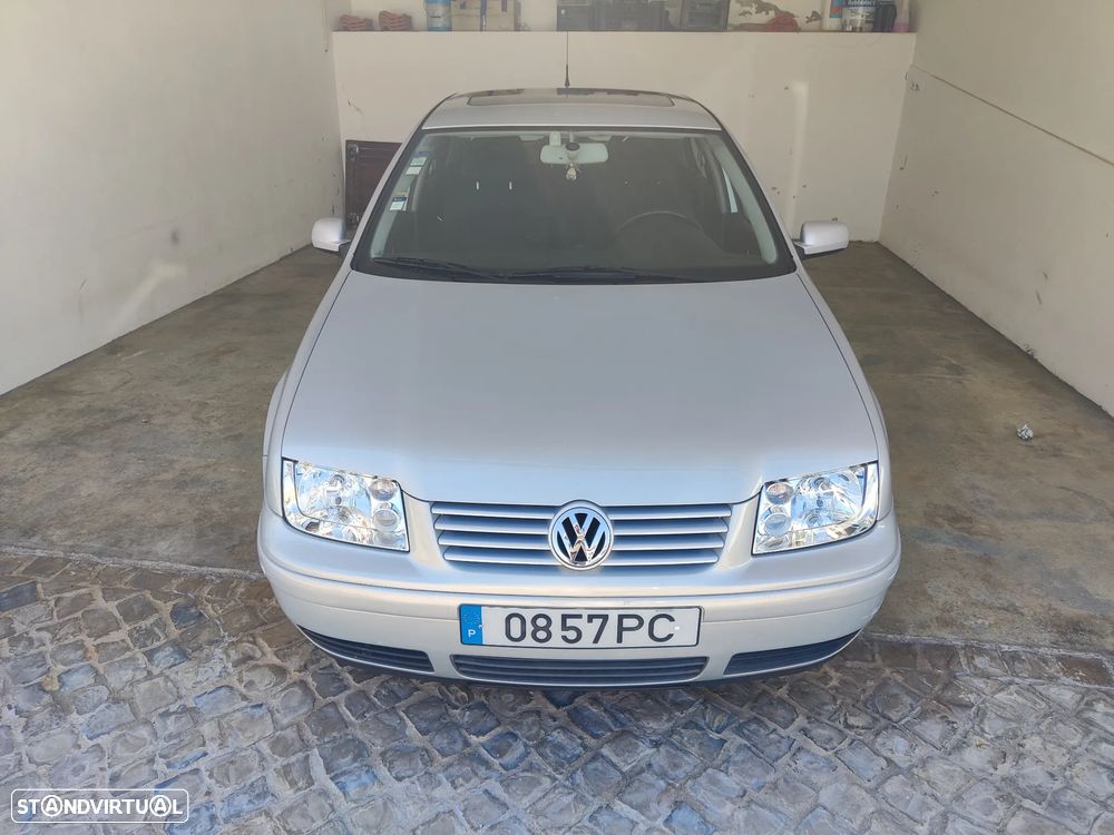 VW Bora 1.9 TDi Highline - 1