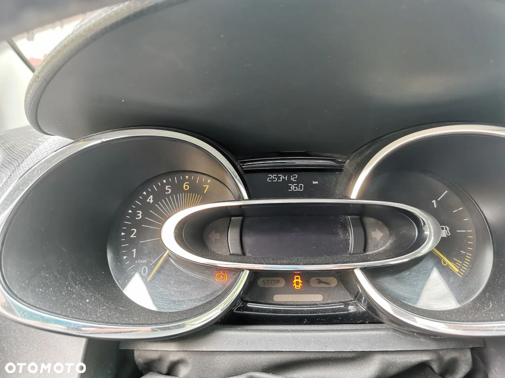 Renault Clio 1.2 16V 75 Experience - 13
