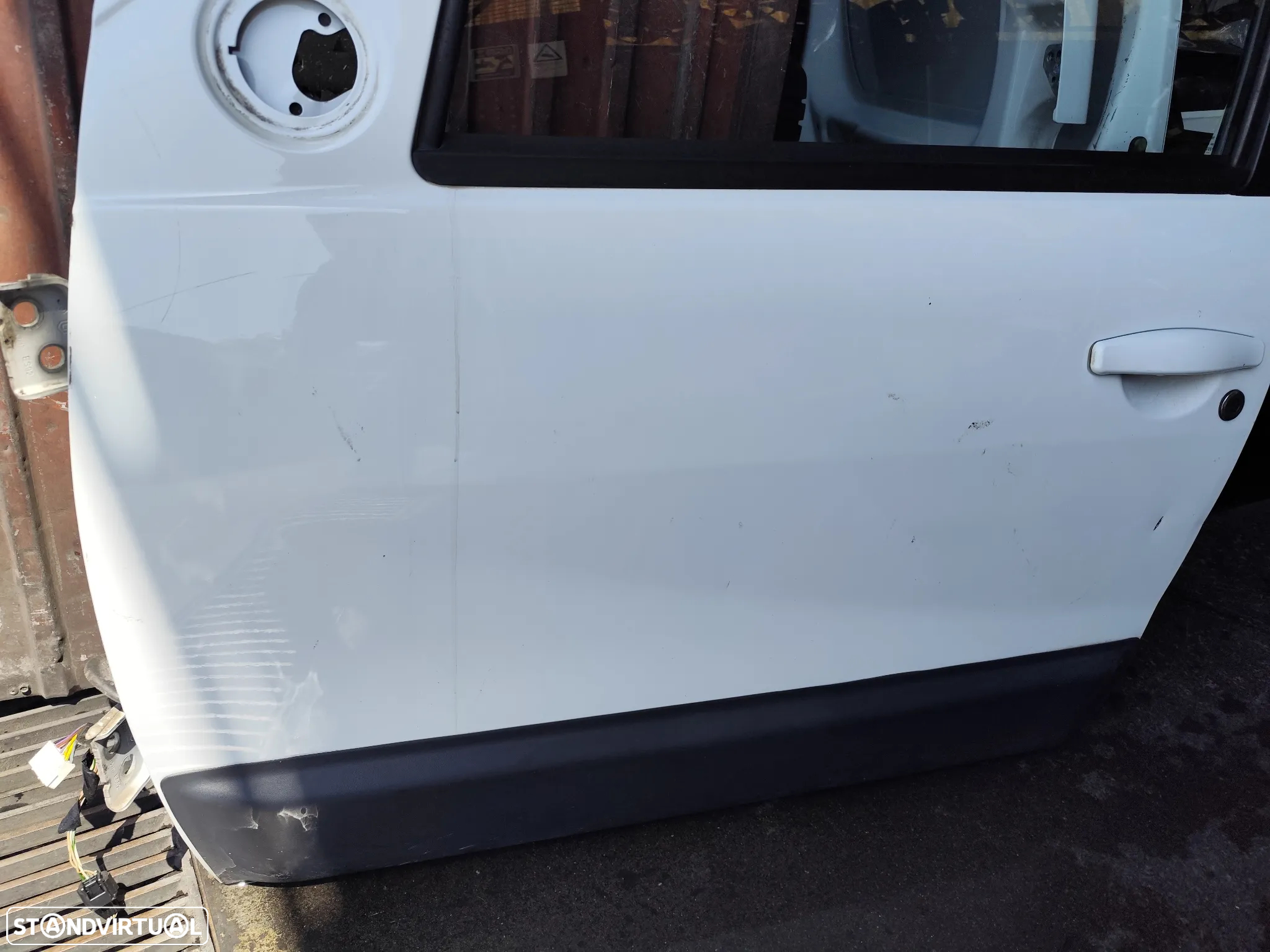 DACIA DUSTER I PORTA FRENTE ESQUERDA - PF642 - 4