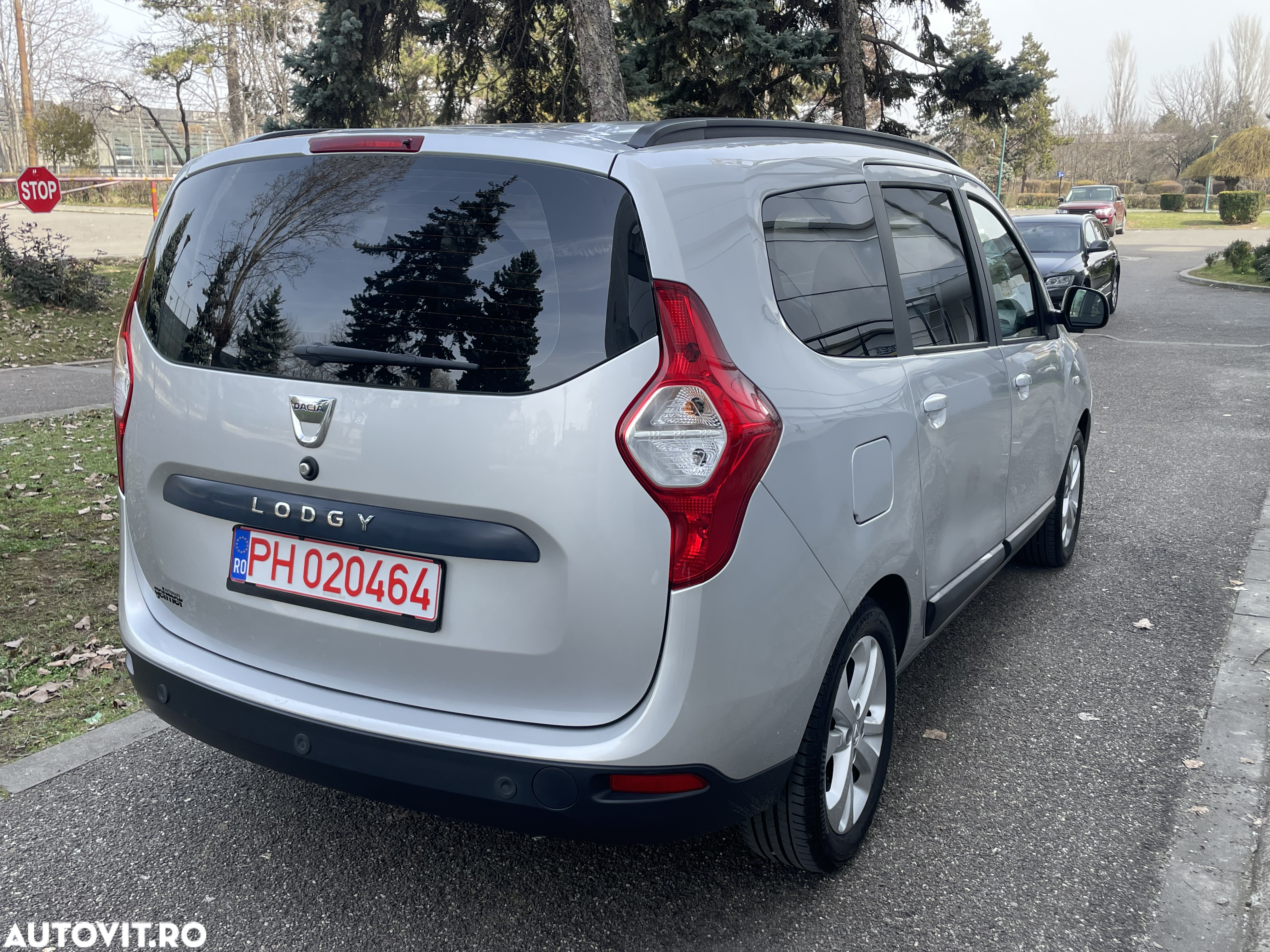 Dacia Lodgy 1.2 TCe 115 CP Laureate - 4