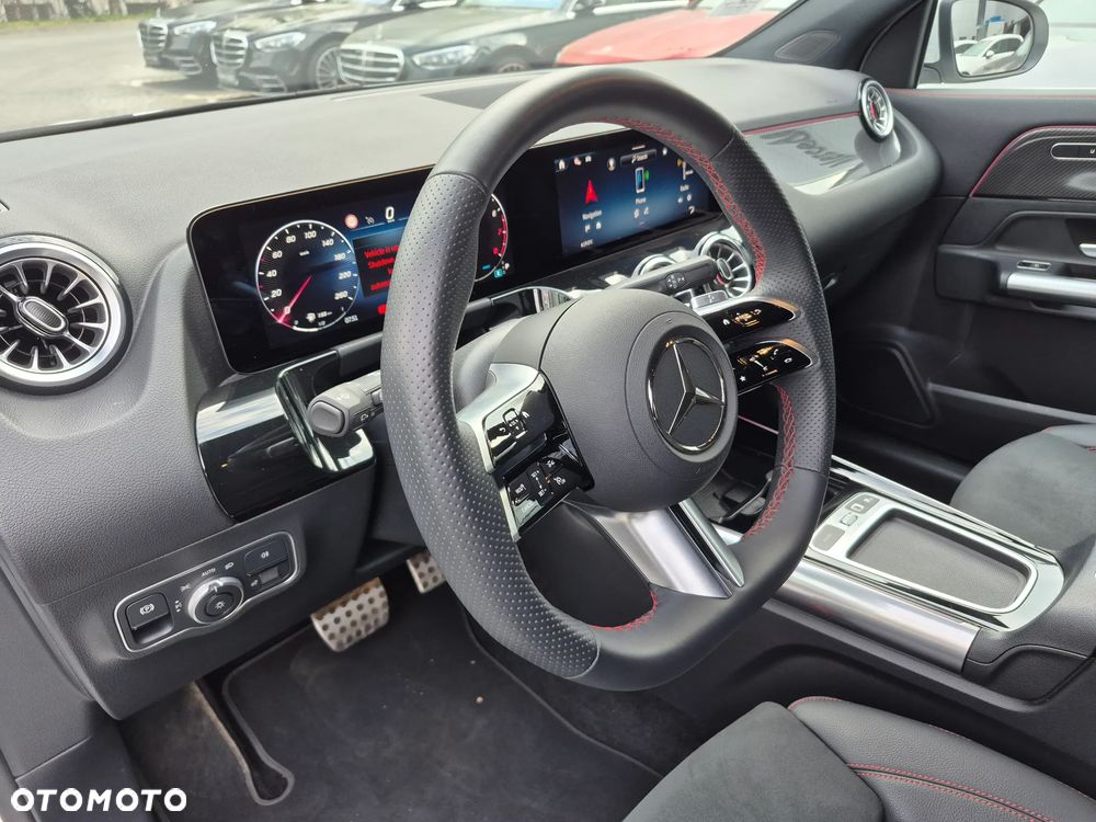 Mercedes-Benz GLA 200 AMG Line - 10