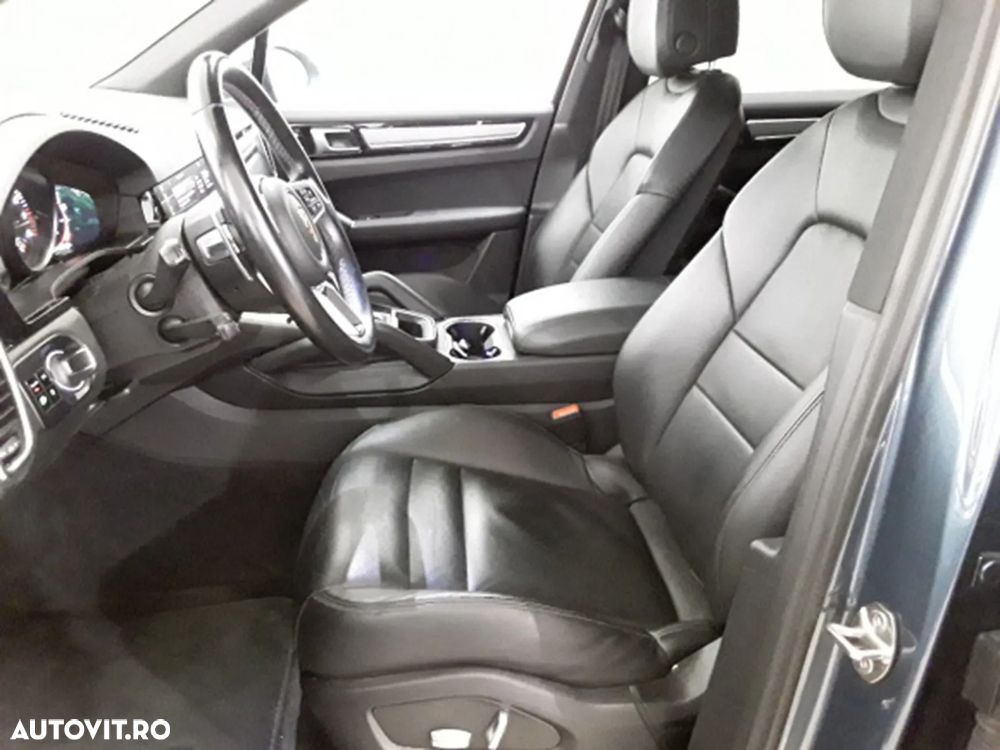 Porsche Cayenne Tiptronic S - 9