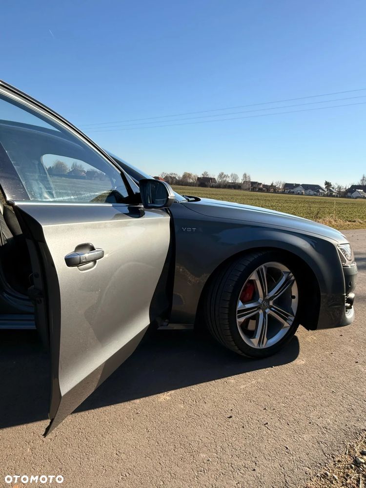 Audi A8 4.2 TDI DPF (clean diesel) quattro tiptronic - 11