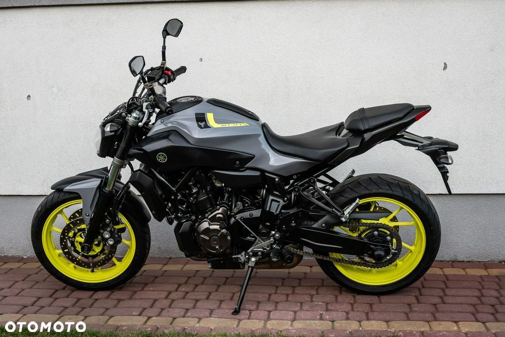 Yamaha MT - 5
