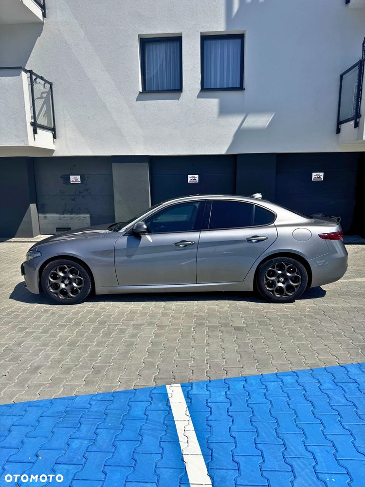 Alfa Romeo Giulia 2.0 Turbo - 4