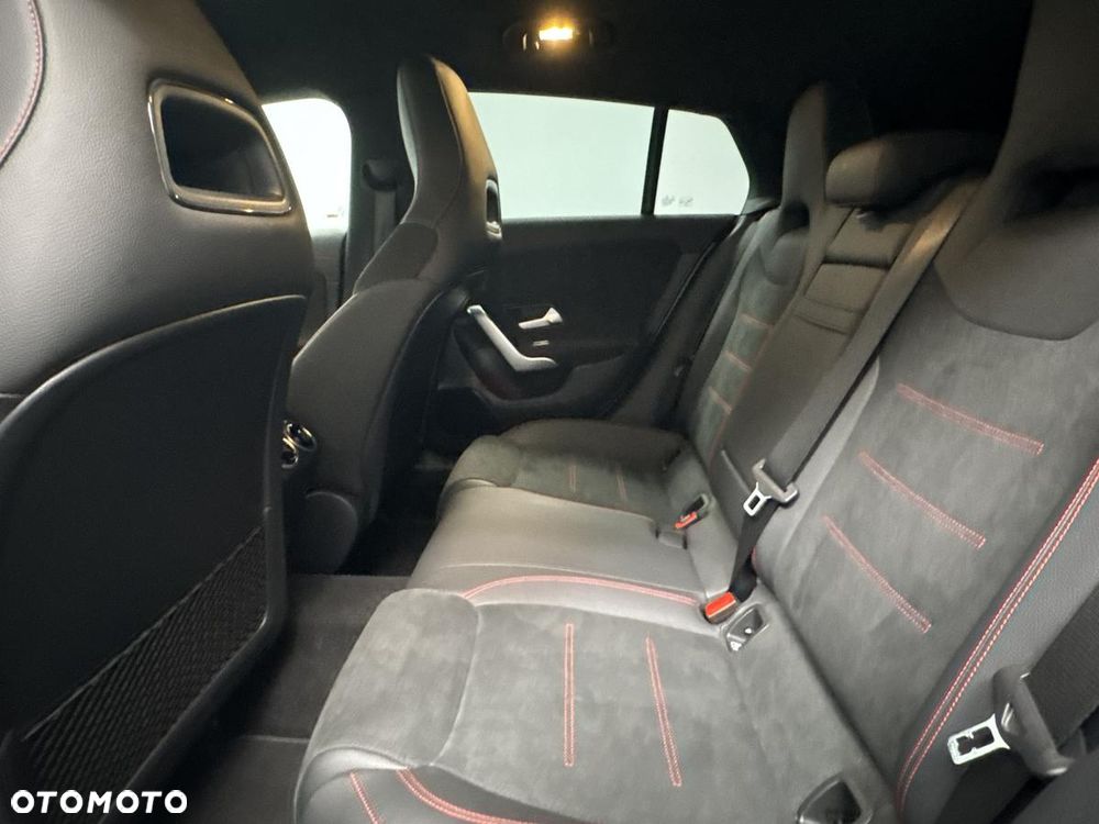 Mercedes-Benz CLA 200 d AMG Line 8G-DCT - 22