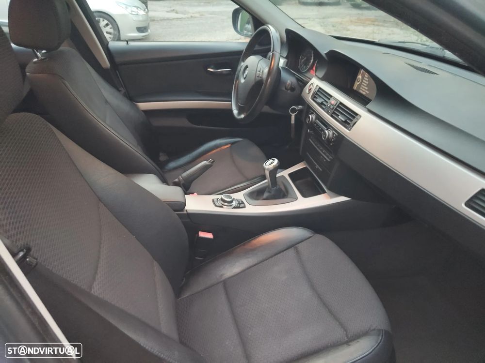 BMW 320 d Navigation - 10