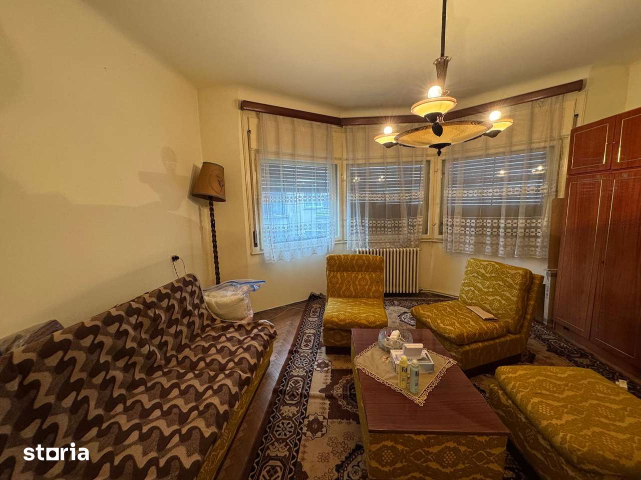 Vanzare apartament patru camere in vila cartierul Armenesc curte — fotografia 3