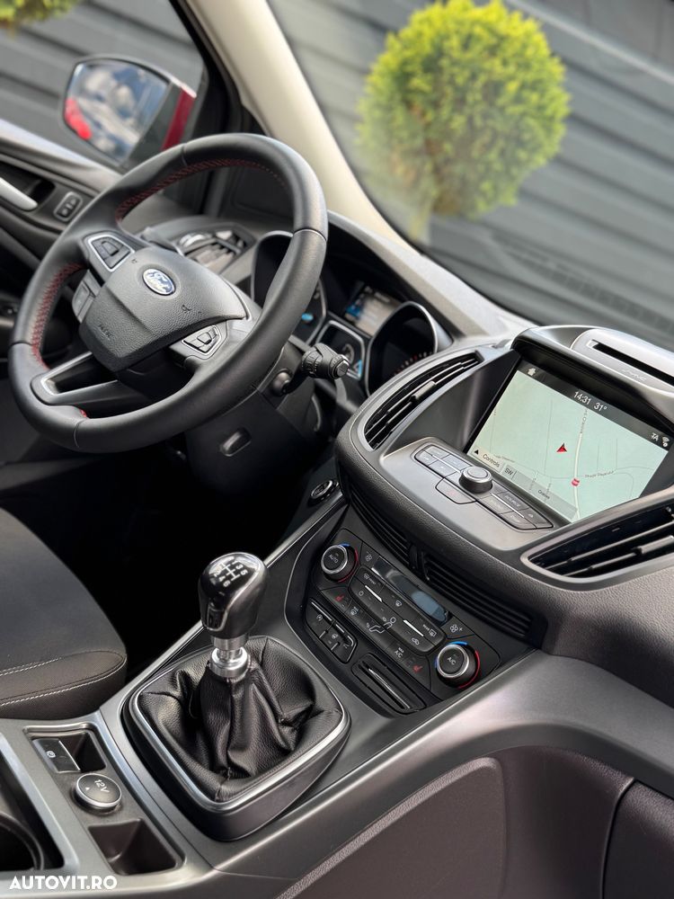 Ford Kuga 1.5 EcoBoost 2x4 Cool & Connect - 8