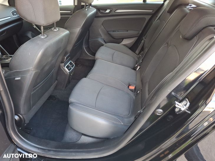 Renault Megane E-TECH 160 BUSINESS EDITION - 13