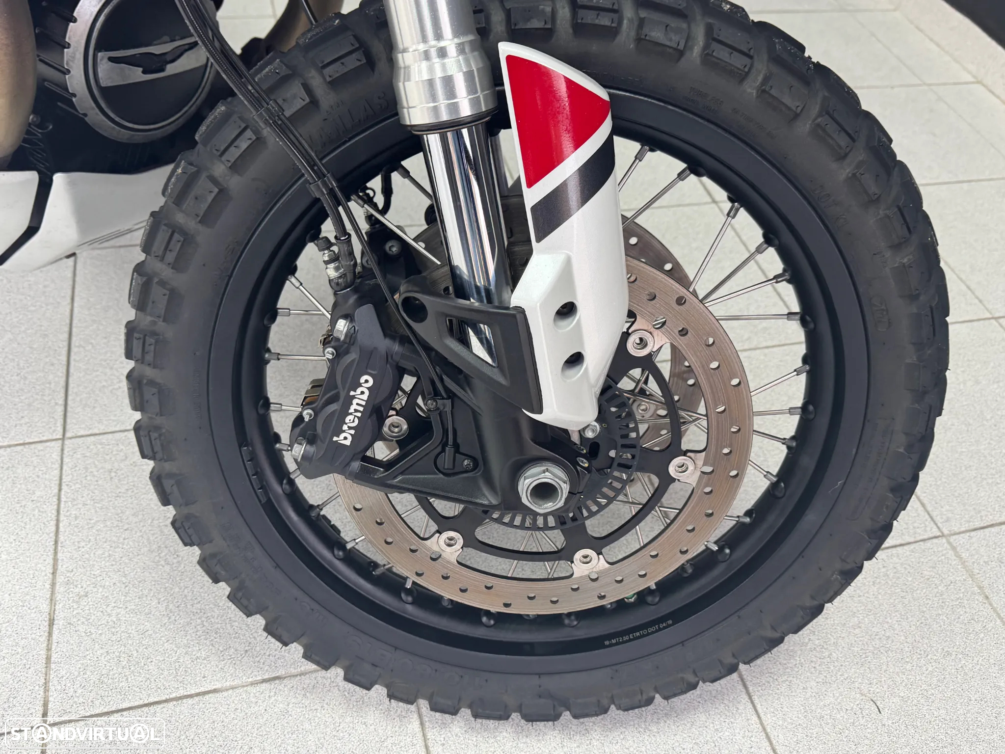 Moto Guzzi V85 - 14