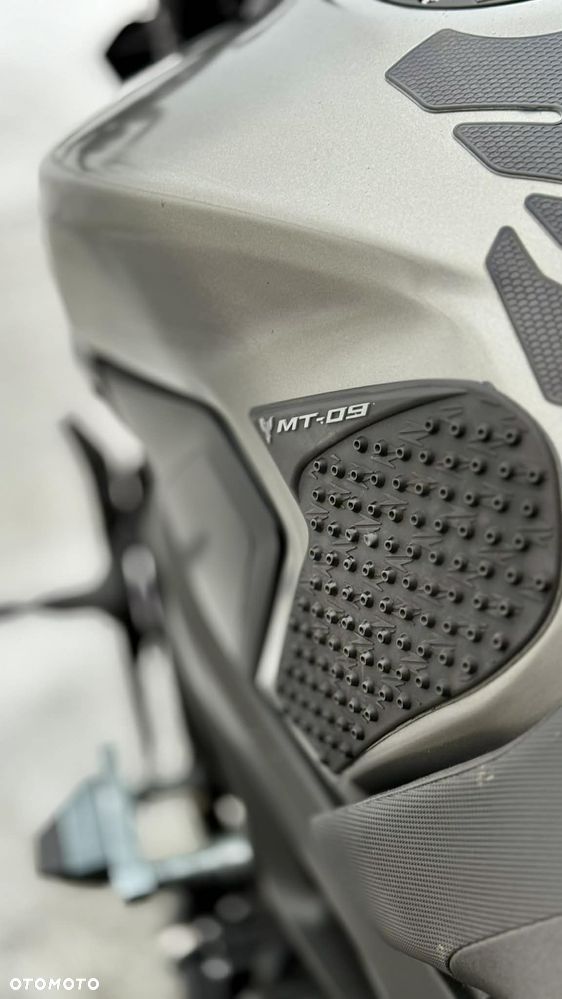 Yamaha MT - 6