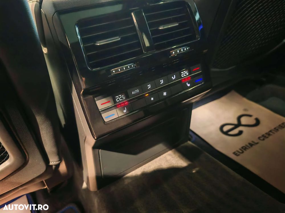 Volkswagen Touareg V6 TSI eHybrid PHEV R - 17