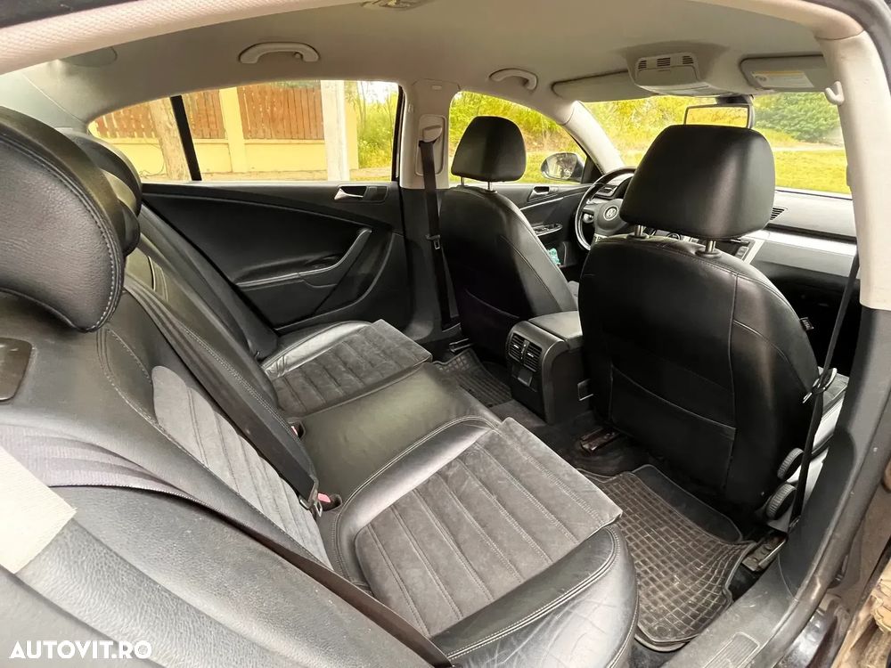 Volkswagen Passat - 4