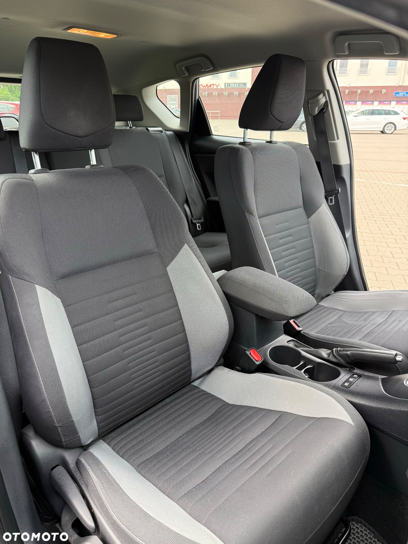 Toyota Auris Hybrid 135 Premium - 27