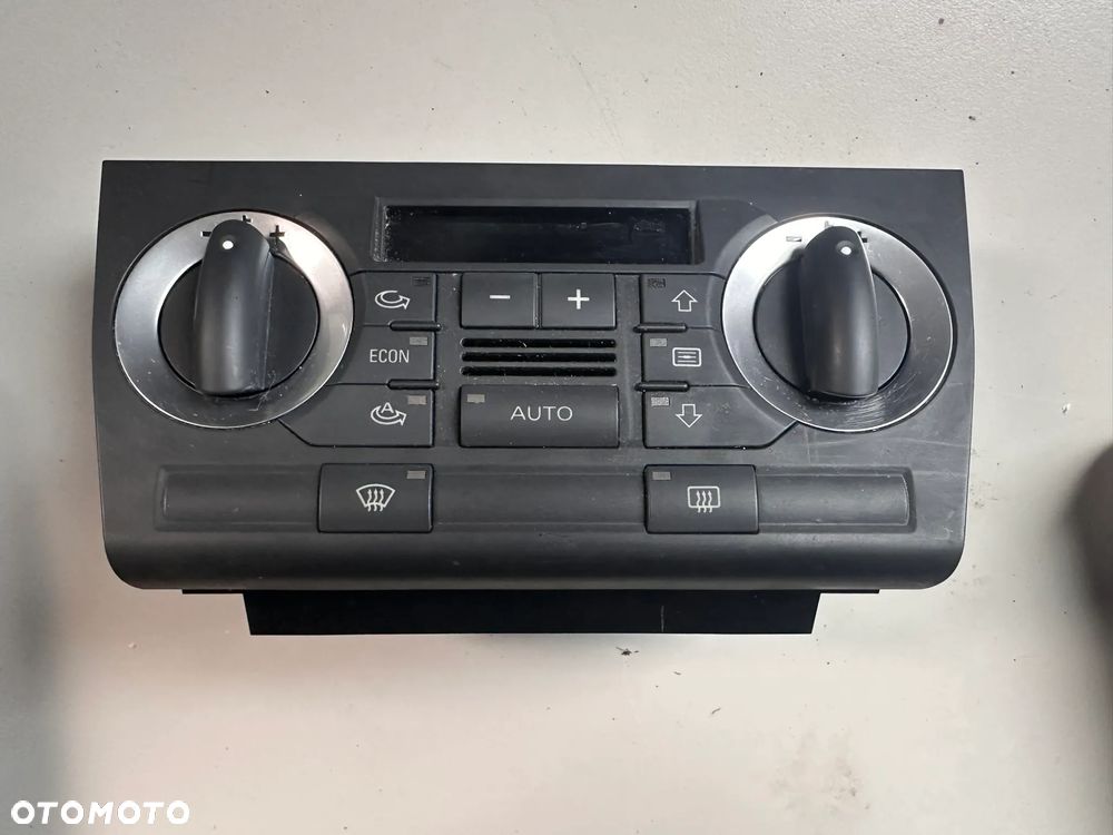 Panel klimatyzacji Audi A3 8P 8P0820043F - 1