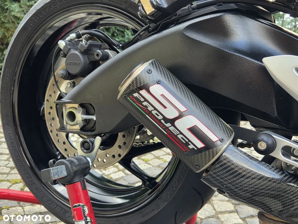 Suzuki GSX - 39