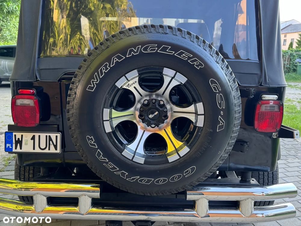 Jeep Wrangler - 11
