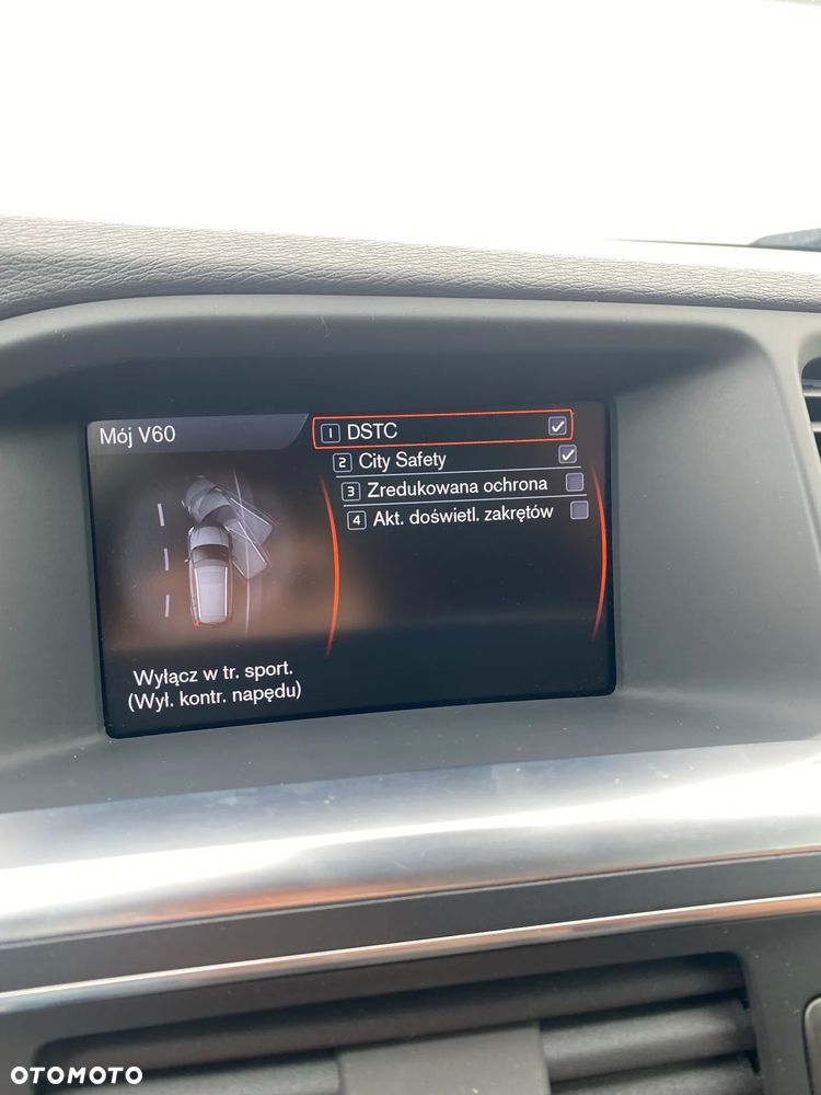 Volvo V60 T4 Summum - 32