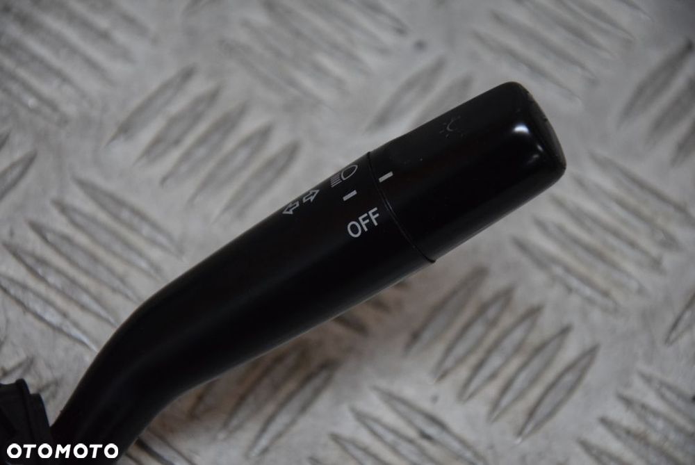 TOYOTA 4 RUNNER MANETKA MANETKI PAJĄK UK KPL. - 3