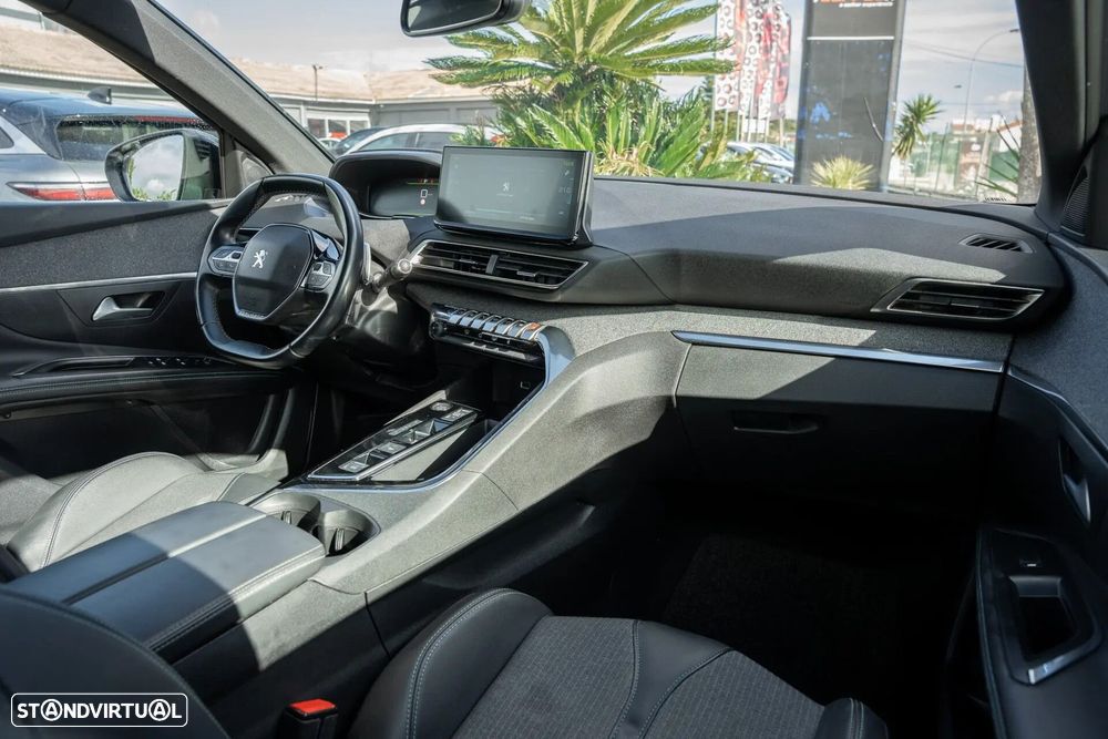 Peugeot 3008 1.6 Hybrid4 Allure Pack e-EAT8 - 17