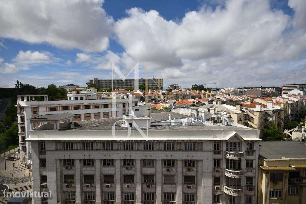 T2 Semi-Mobilado | Av. António Augusto de Aguiar | Vista El Corte Ingl - Grande imagem: 4/22
