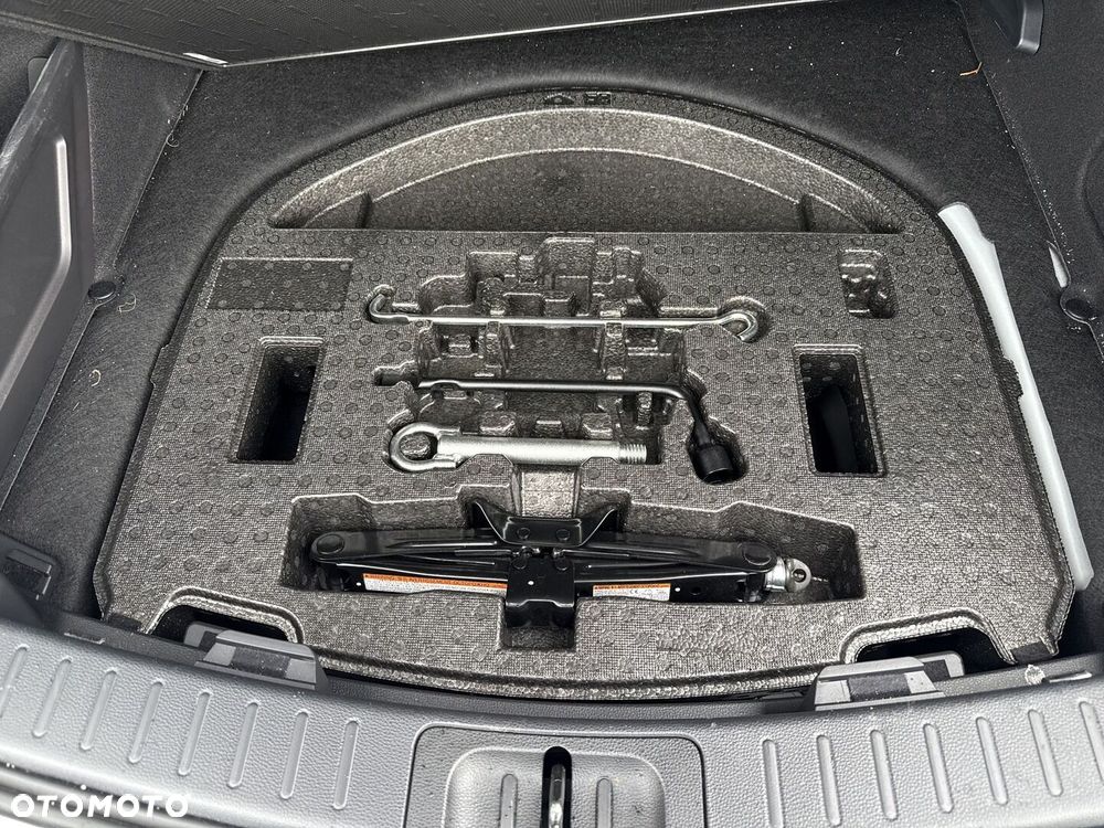Toyota Corolla 2.0 Hybrid Style - 27
