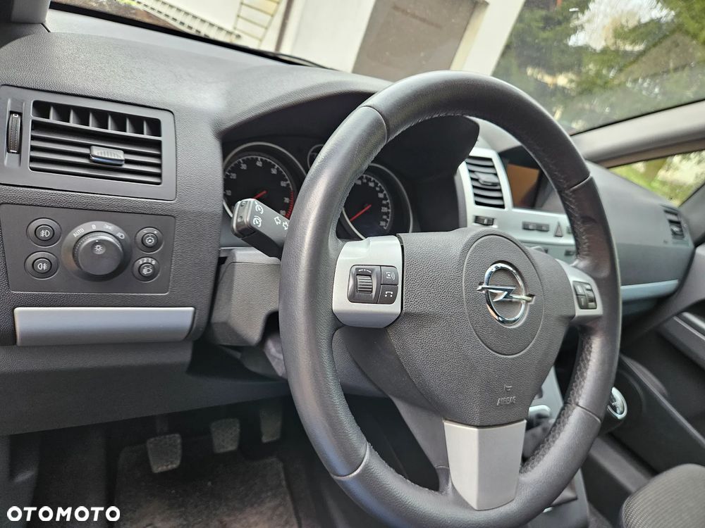 Opel Zafira - 15