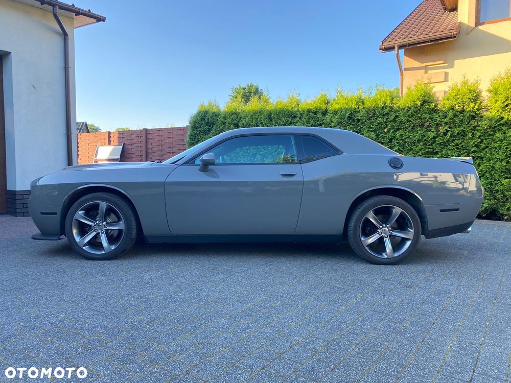 Dodge Challenger - 9