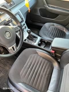 Volkswagen Passat 2.0 TDI Highline - 10