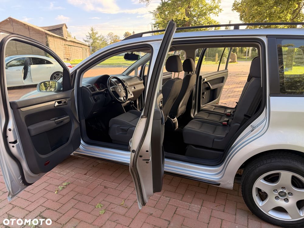 Volkswagen Touran - 7
