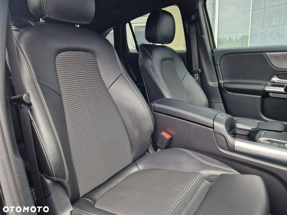 Mercedes-Benz GLA 200 d 8G-DCT Progressive - 23