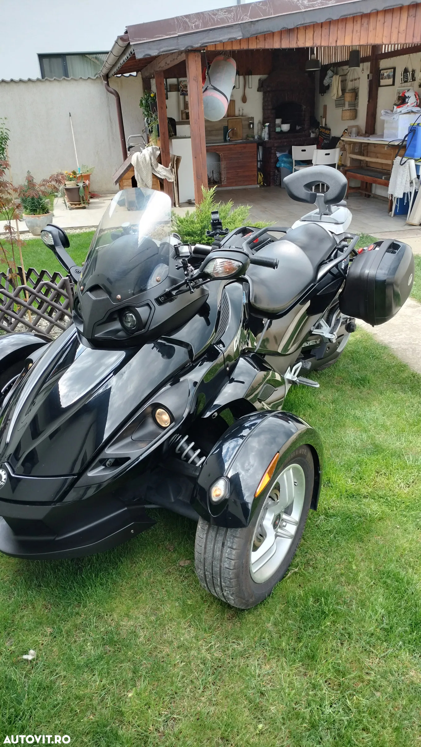 Can-Am Spyder - 12