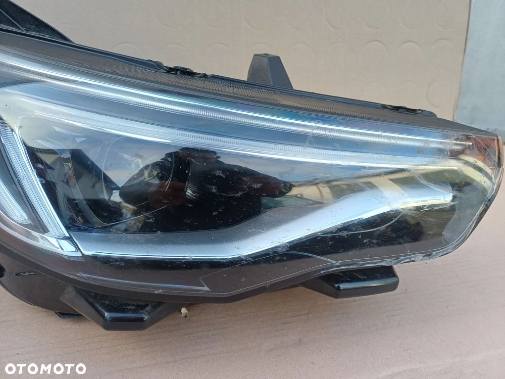 Lampa prawy przód Opel Grandland X YP00015980 Europa - 8