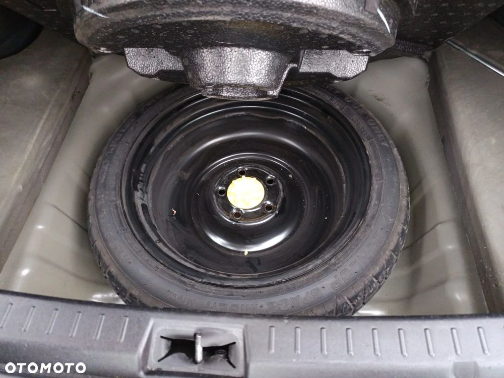 Toyota Avensis 1.8 Premium - 24