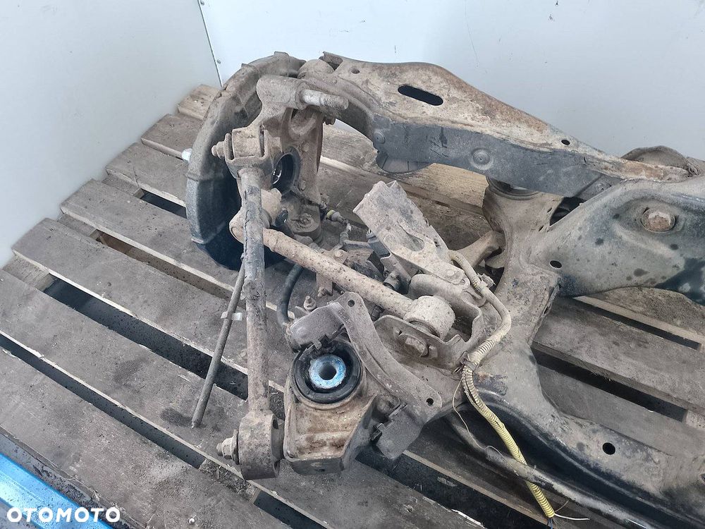 WÓZEK, TRAWERS TYŁ HYUNDAI IX55   X55420-3J000    3.0 CRDI V6 - 12