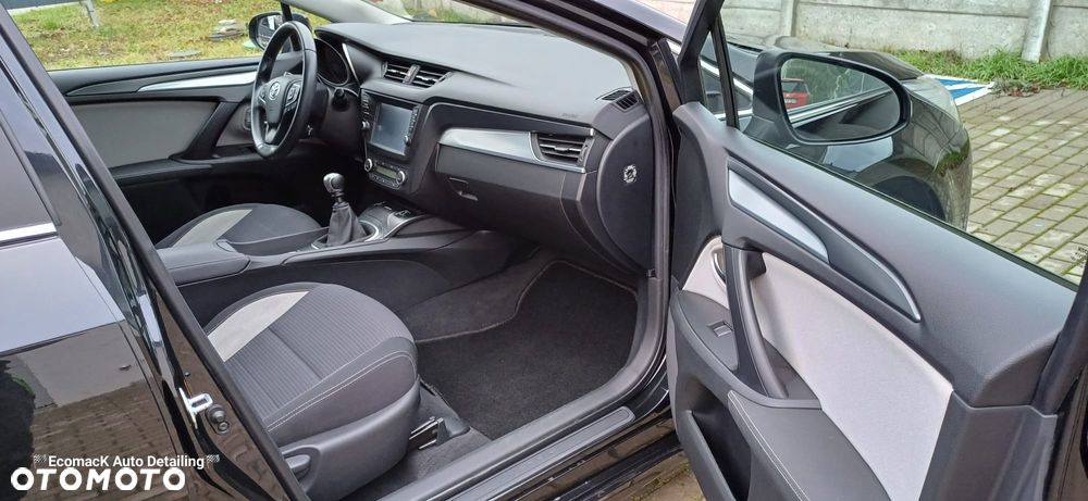 Toyota Avensis 2.0 D-4D Premium - 13